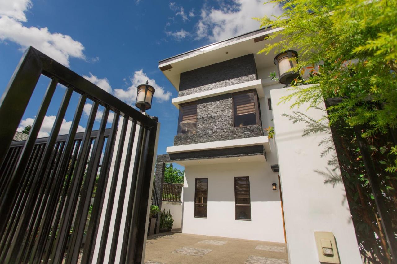 Bella Homes 6Br 4Bath Near Rotunda タガイタイ エクステリア 写真