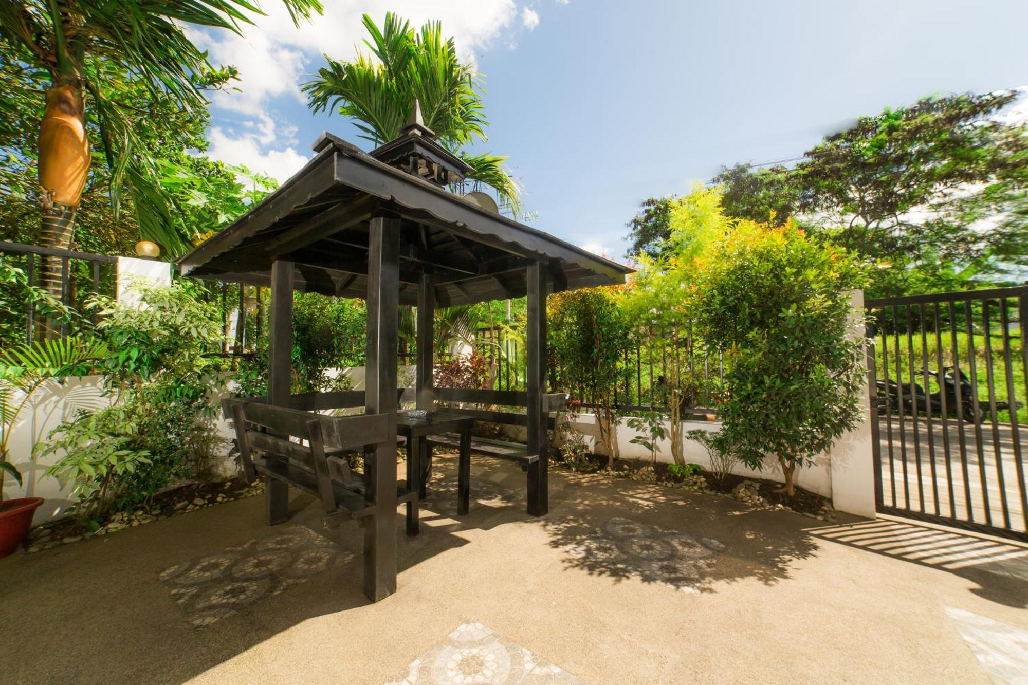 Bella Homes 6Br 4Bath Near Rotunda タガイタイ エクステリア 写真