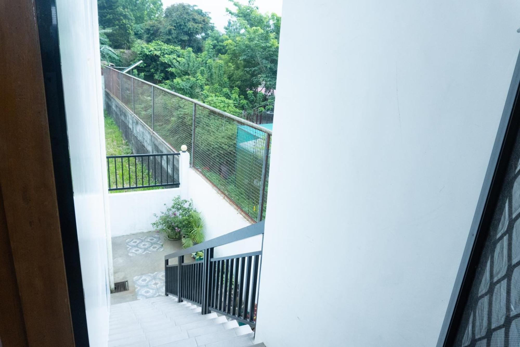 Bella Homes 6Br 4Bath Near Rotunda タガイタイ エクステリア 写真