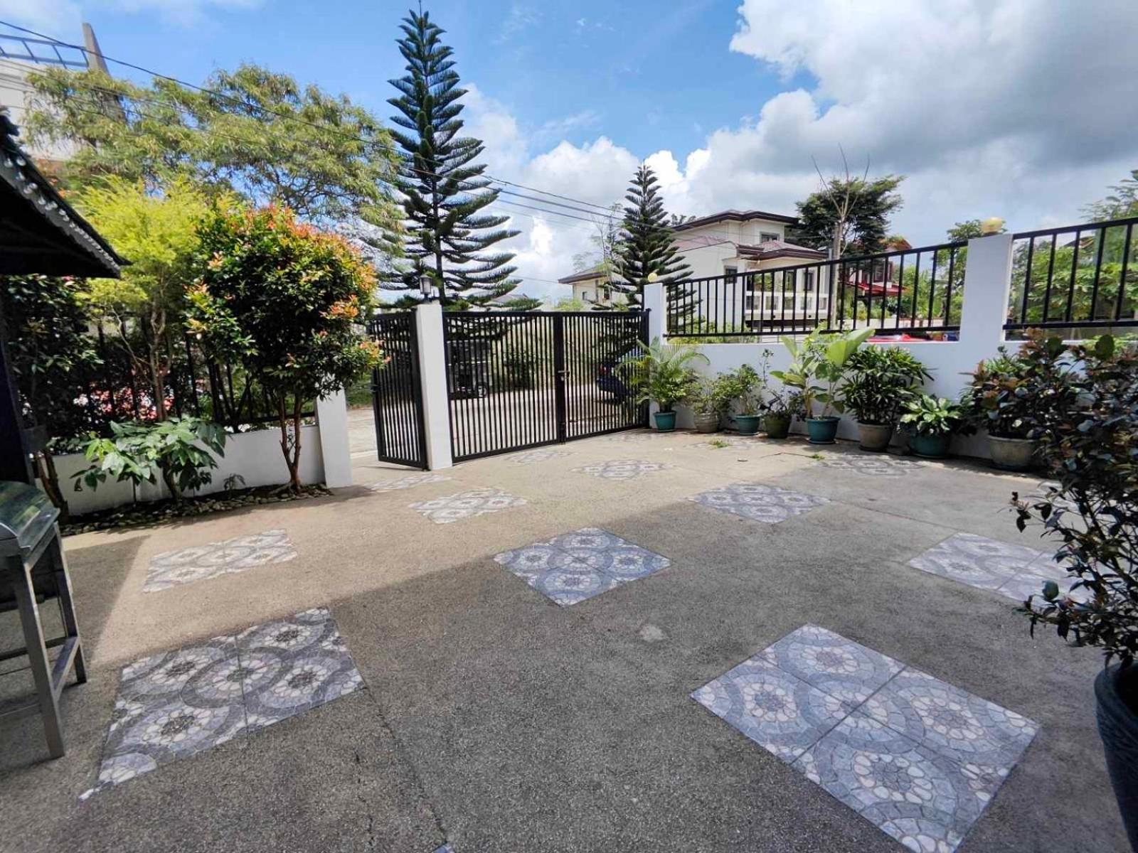 Bella Homes 6Br 4Bath Near Rotunda タガイタイ エクステリア 写真